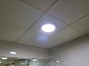 성동공단, 공중화장실 ‘항균’ LED 조명 설치