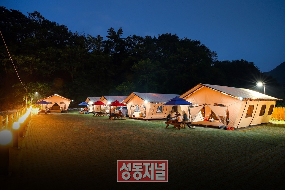 성동힐링센터 휴 영월캠프 야간 전경
