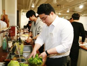 이동현 시의원, 청년들과 요리하며 소통... “청취한 의견 의정활동 반영”