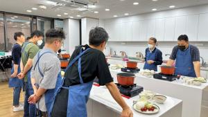 성동구 마장동 주민자치회, ‘아빠들의 행복한 밥상’ 요리교실 운영